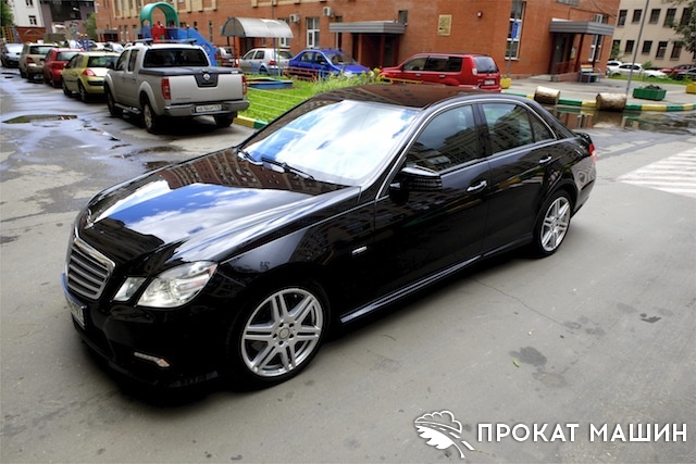 Прокат автомобиля Mercedes E200 без залога Москва