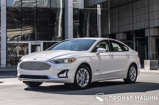 Аренда автомобиля Ford Mondeo 4 Facelift в Москве, прокат Форд Мондео без залога лимита на пробег